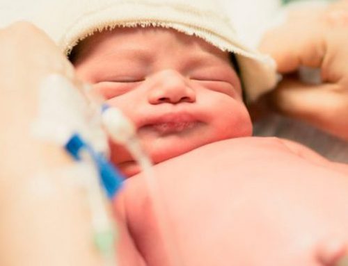 Seguros internacionales con maternidad local